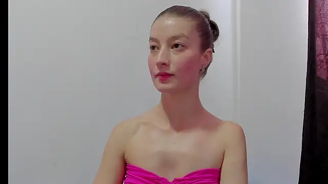 MiiaVolkova online show from November 7, 6:45 pm