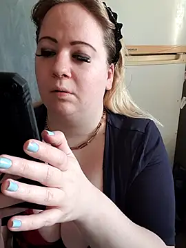 D Marinna online show from January 8, 10:10 am