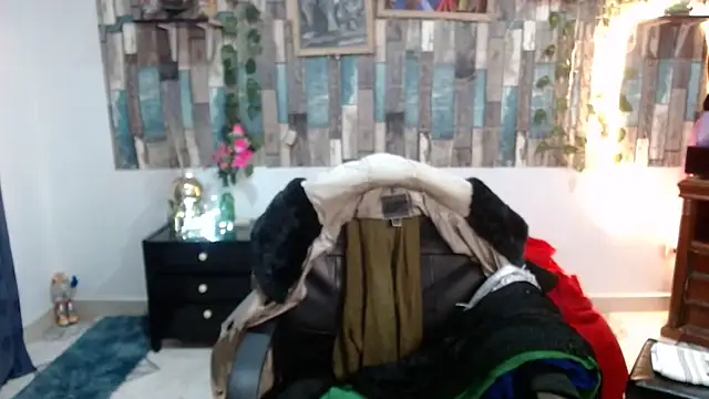 KarimaSarabe online show from February 14, 9:15 pm