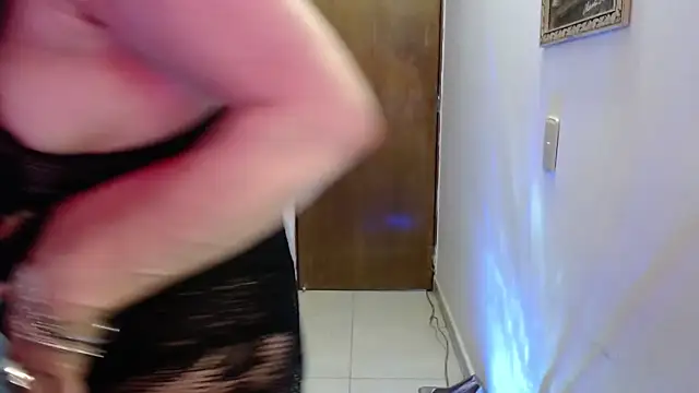 KarimaSarabe online show from February 25, 9:47 pm