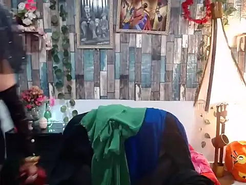 KarimaSarabe online show from October 31, 11:00 pm