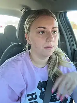 nicolesugarr online show from November 6, 7:07 pm