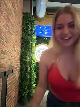 Snapshot of nicolesugarr chatting on February 8, 4:32 am nicolesugarr online show from February 8, 4:32 am