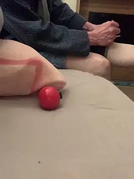 Snapshot of Sissynipple69 chatting on March 20, 3:18 am Sissynipple69 online show from March 20, 3:18 am