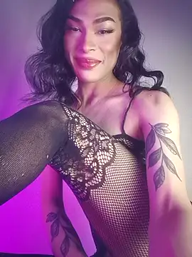 Snapshot of Victor-and-shelly chatting on October 5, 7:26 pm Victor-and-shelly online show from October 5, 7:26 pm