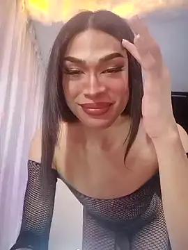 Snapshot of Victor-and-shelly chatting on December 16, 5:59 am Victor-and-shelly online show from December 16, 5:59 am