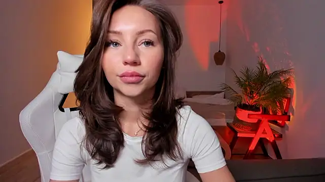 Snapshot of LilyRaisa chatting on February 18, 3:04 am LilyRaisa online show from February 18, 3:04 am