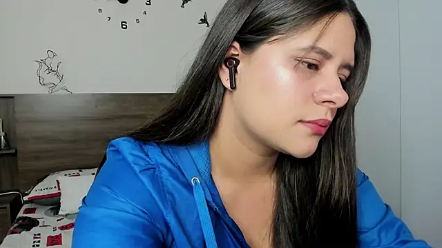 emily adams01 online show from April 14, 10:26 pm