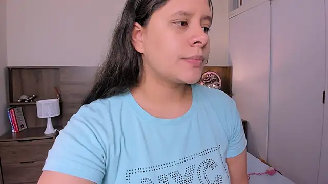 Snapshot of emily_adams01 chatting on December 2, 10:22 pm emily adams01 online show from December 2, 10:22 pm