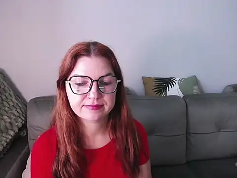 Snapshot of MartinePrettyFeet chatting on November 5, 7:11 am MartinePrettyFeet online show from November 5, 7:11 am