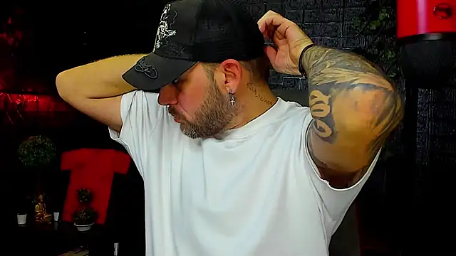 Snapshot of LexXHardy chatting on October 25, 11:27 pm LexXHardy online show from October 25, 11:27 pm