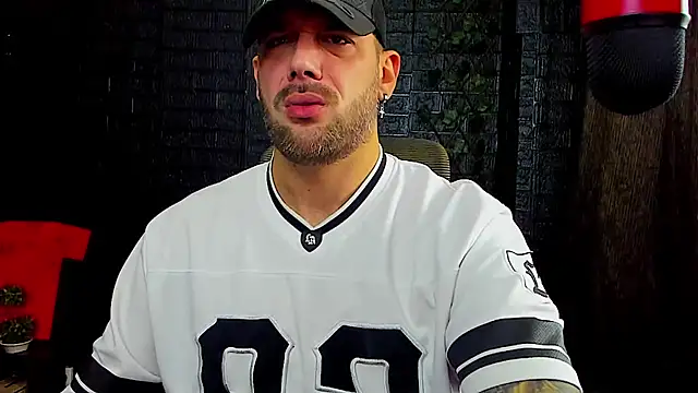 Snapshot of LexXHardy chatting on October 21, 2:05 pm LexXHardy online show from October 21, 2:05 pm