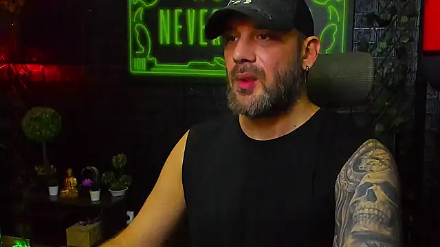 Snapshot of LexXHardy chatting on November 10, 7:08 pm LexXHardy online show from November 10, 7:08 pm