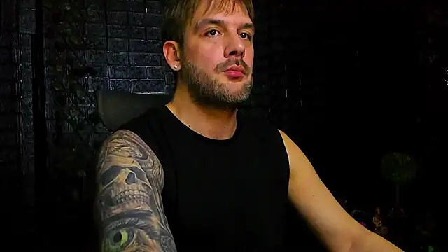 Snapshot of LexXHardy chatting on November 27, 2:01 am LexXHardy online show from November 27, 2:01 am