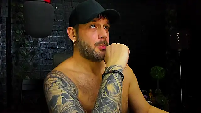 Snapshot of LexXHardy chatting on December 1, 7:26 pm LexXHardy online show from December 1, 7:26 pm