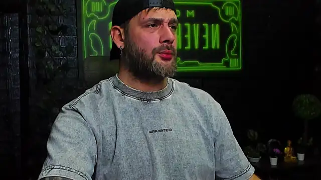 Snapshot of LexXHardy chatting on November 13, 8:02 pm LexXHardy online show from November 13, 8:02 pm