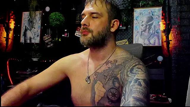 Snapshot of LexXHardy chatting on June 24, 1:26 am LexXHardy online show from June 24, 1:26 am