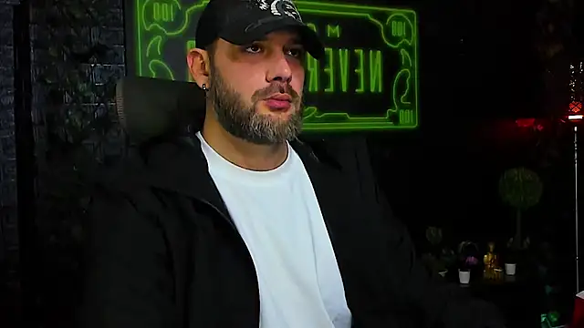 Snapshot of LexXHardy chatting on November 16, 11:37 am LexXHardy online show from November 16, 11:37 am