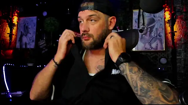 Snapshot of LexXHardy chatting on July 14, 3:44 am LexXHardy online show from July 14, 3:44 am