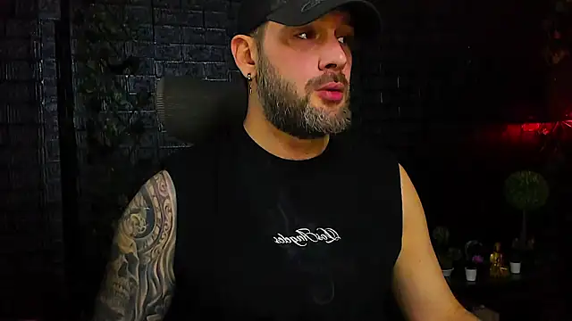 Snapshot of LexXHardy chatting on November 17, 9:13 am LexXHardy online show from November 17, 9:13 am