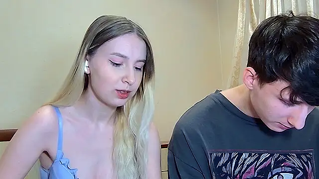 MiaAndWilliam online show from February 15, 5:01 pm