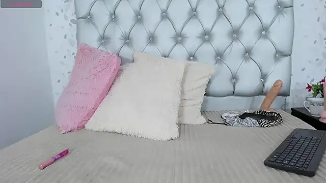 catiaeva online show from February 3, 4:31 pm
