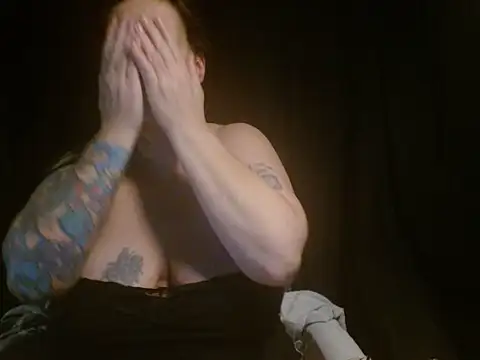 SimoneMoore online show from January 6, 5:33 am