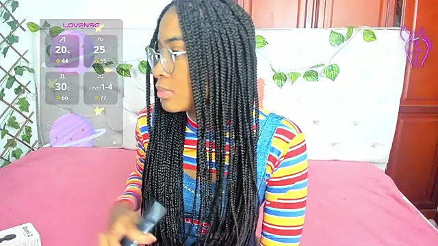 Snapshot of Andrea_Williams24 chatting on October 18, 12:18 pm Andrea Williams24 online show from October 18, 12:18 pm