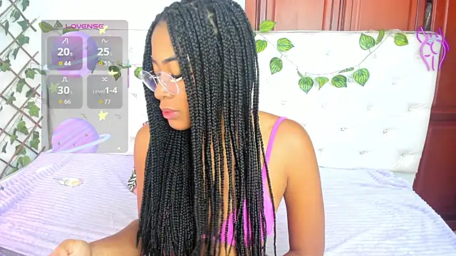 Snapshot of Andrea_Williams24 chatting on September 24, 11:06 am Andrea Williams24 online show from September 24, 11:06 am