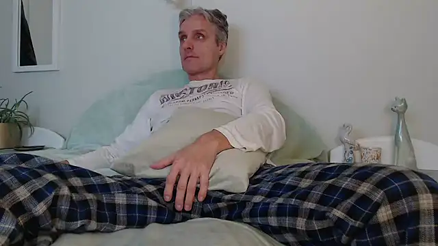 StrongBill online show from December 25, 2:45 pm