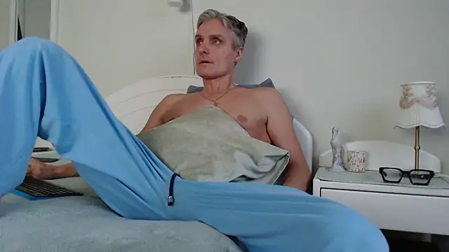 StrongBill online show from December 2, 7:09 am