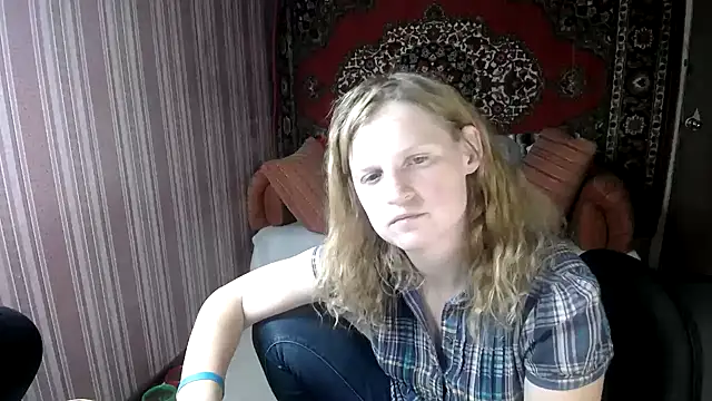 Kathlyn  Heath online show from September 12, 7:35 pm