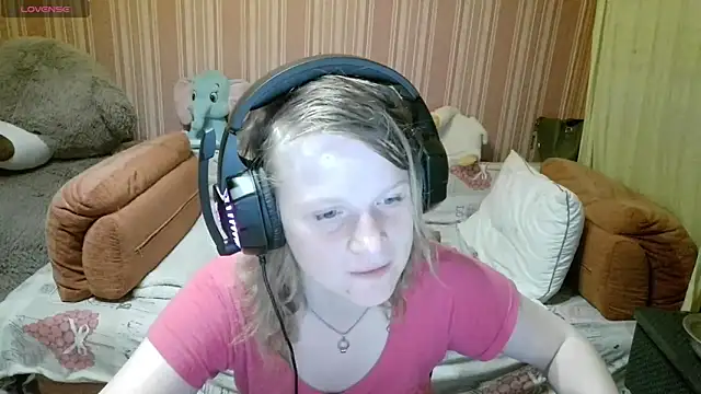 Kathlyn  Heath online show from May 12, 5:52 pm