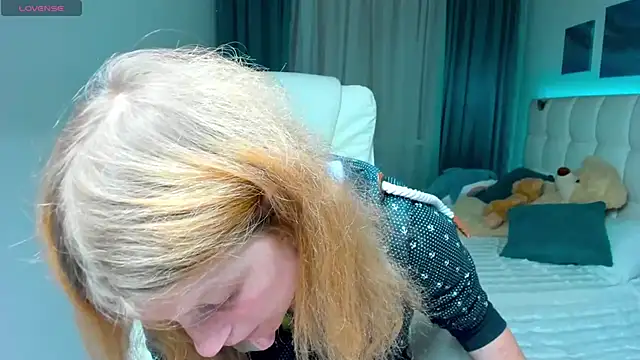 Kathlyn  Heath online show from September 28, 7:21 pm