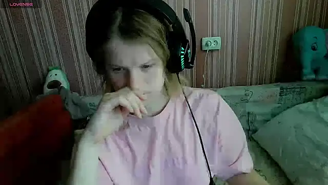 Kathlyn  Heath online show from April 15, 9:04 am