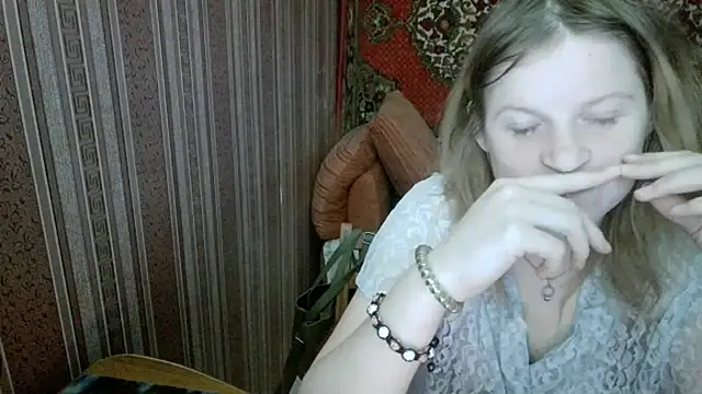 Kathlyn  Heath online show from February 10, 11:48 pm