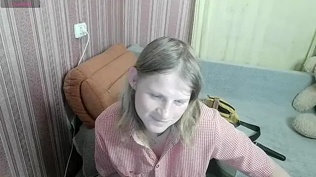 Kathlyn  Heath online show from July 11, 7:14 pm