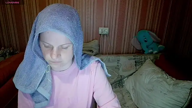 Kathlyn  Heath online show from April 14, 8:58 pm