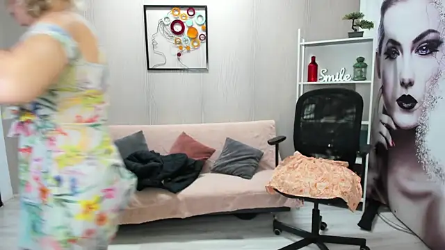 Cassandra Hotty online show from December 22, 4:34 am