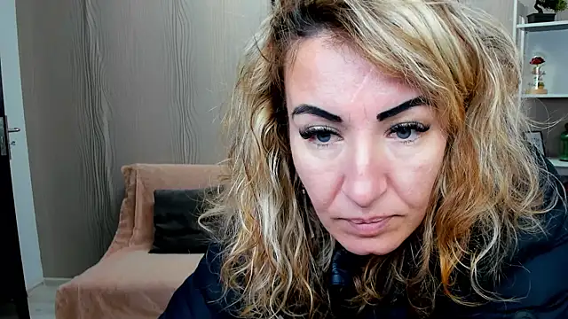 Cassandra Hotty online show from March 5, 3:51 am