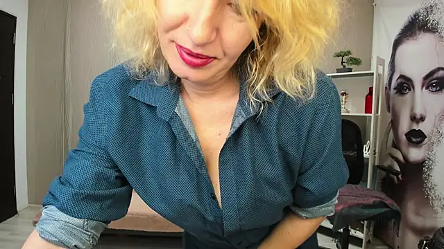 Cassandra Hotty online show from March 20, 4:24 am