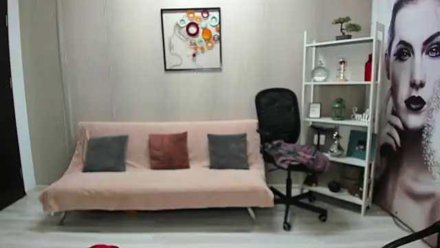 Cassandra Hotty online show from April 7, 3:19 am