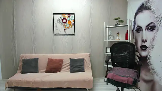 Cassandra Hotty online show from April 2, 3:13 am