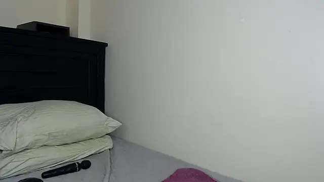 NIKKIE LOVE online show from February 9, 7:17 am