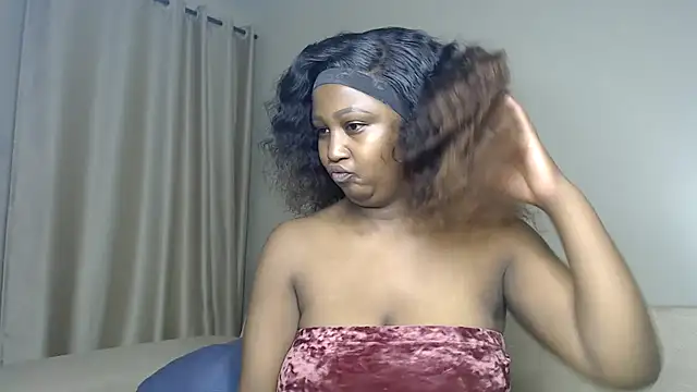 Snapshot of NIKKIE_LOVE chatting on October 14, 1:50 am NIKKIE LOVE online show from October 14, 1:50 am