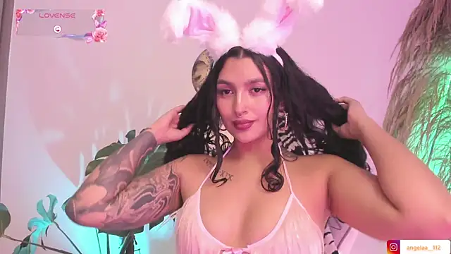 Snapshot of Anngel_1 chatting on November 13, 3:49 pm Anngel 1 online show from November 13, 3:49 pm