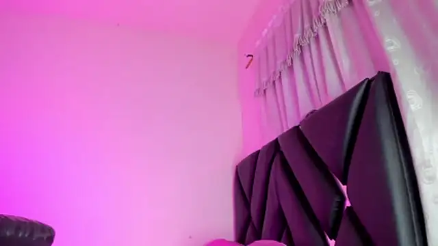 stephany doll  online show from March 29, 4:03 am