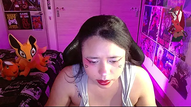 Snapshot of Emmachan19 chatting on February 12, 6:46 am Emmachan19 online show from February 12, 6:46 am