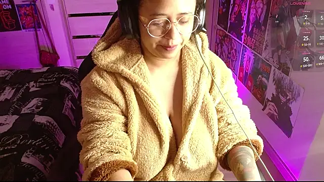 Snapshot of Emmachan19 chatting on January 6, 6:50 am Emmachan19 online show from January 6, 6:50 am