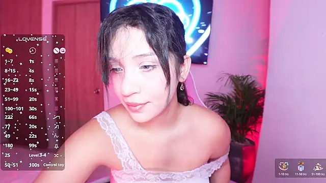 Snapshot of angel_rouse_ chatting on June 26, 4:51 am angel rouse online show from June 26, 4:51 am